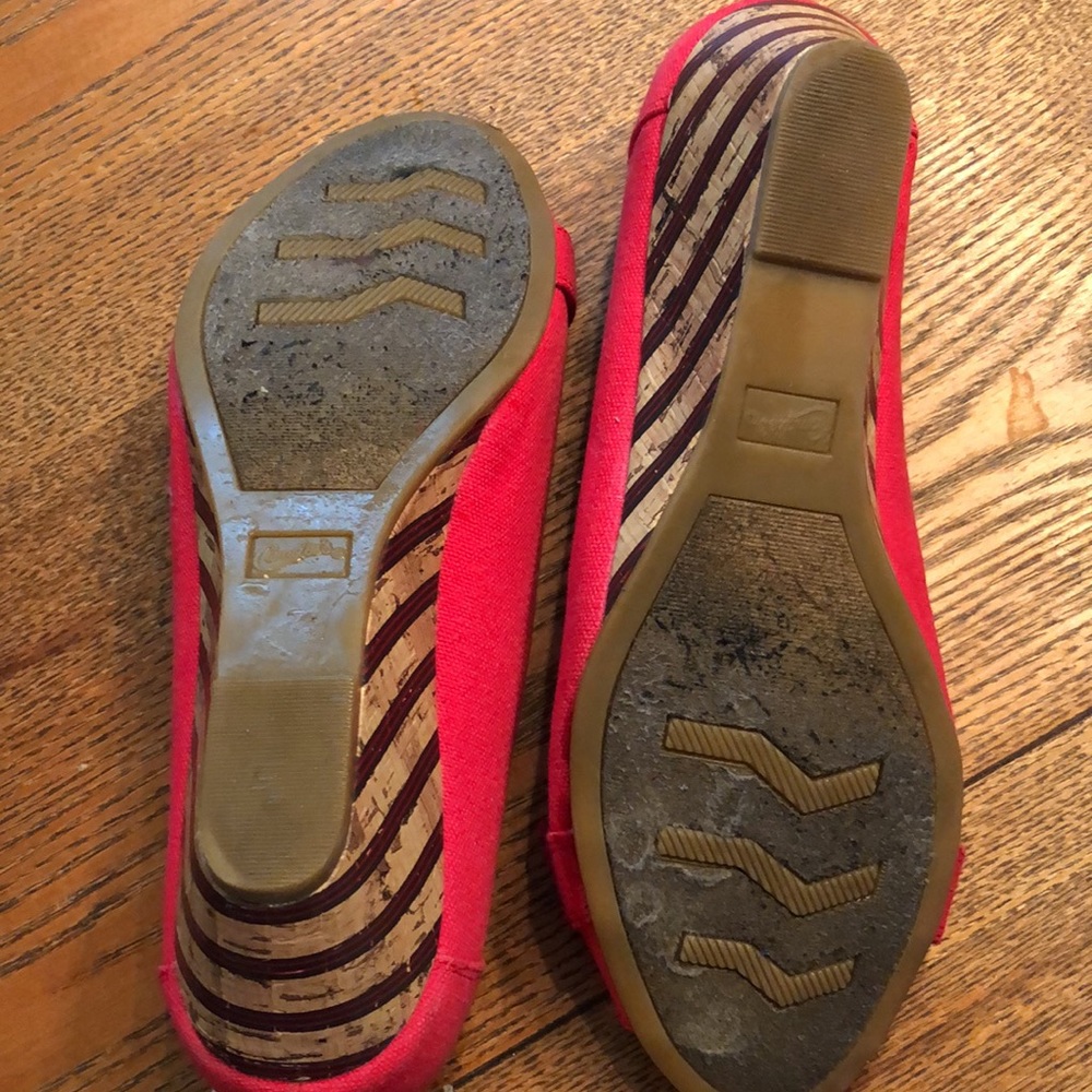 Candie’s Red Open Toe Wedge - Picture 5 of 5
